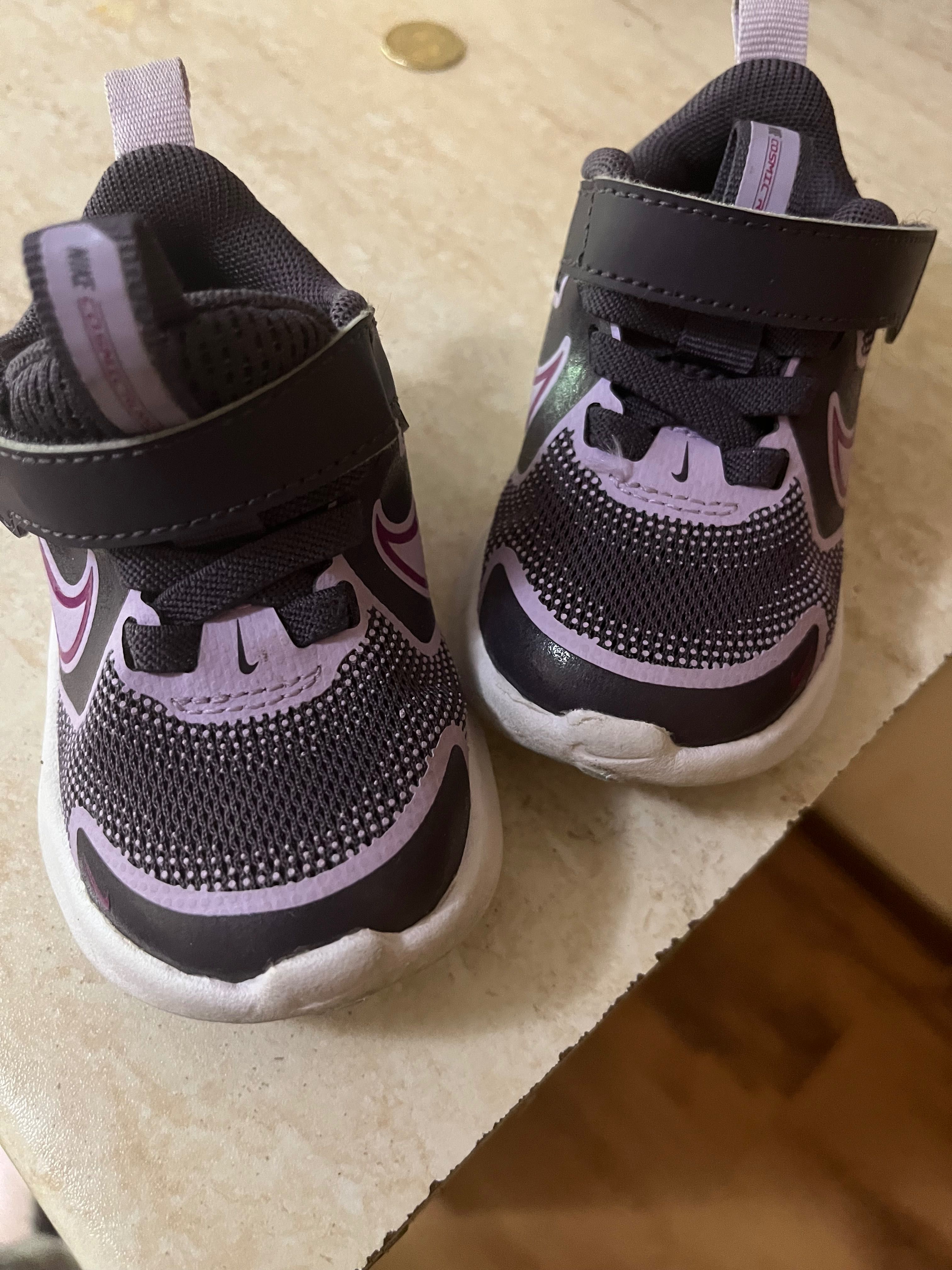 Обувки Nike за момиче