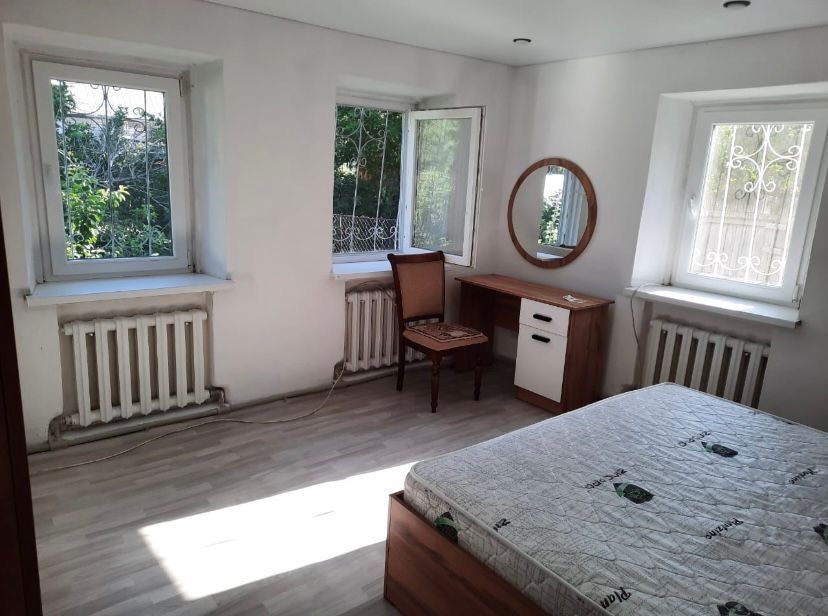 Шкаф и трюмо в отличном состоянии