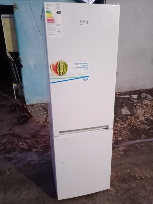 Продам рабочий, холодильник