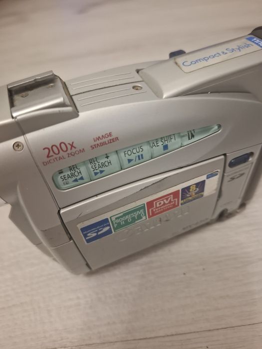 Camera Canon Model DM-MV430iE