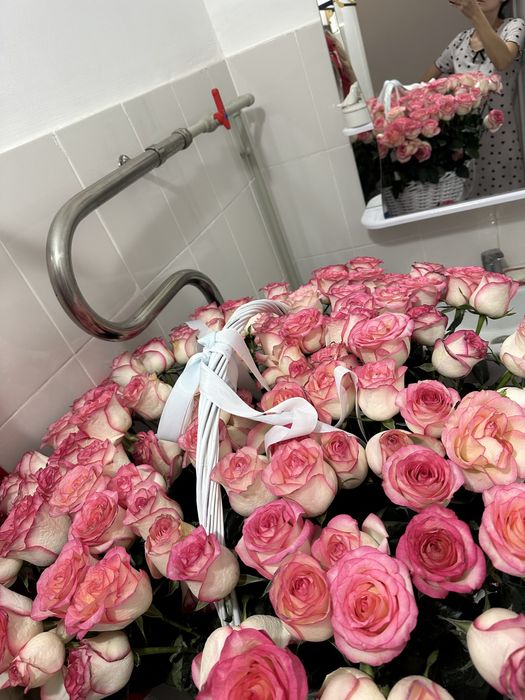 Жуз бір гул иісі күшті қыздар он ушінеикелген