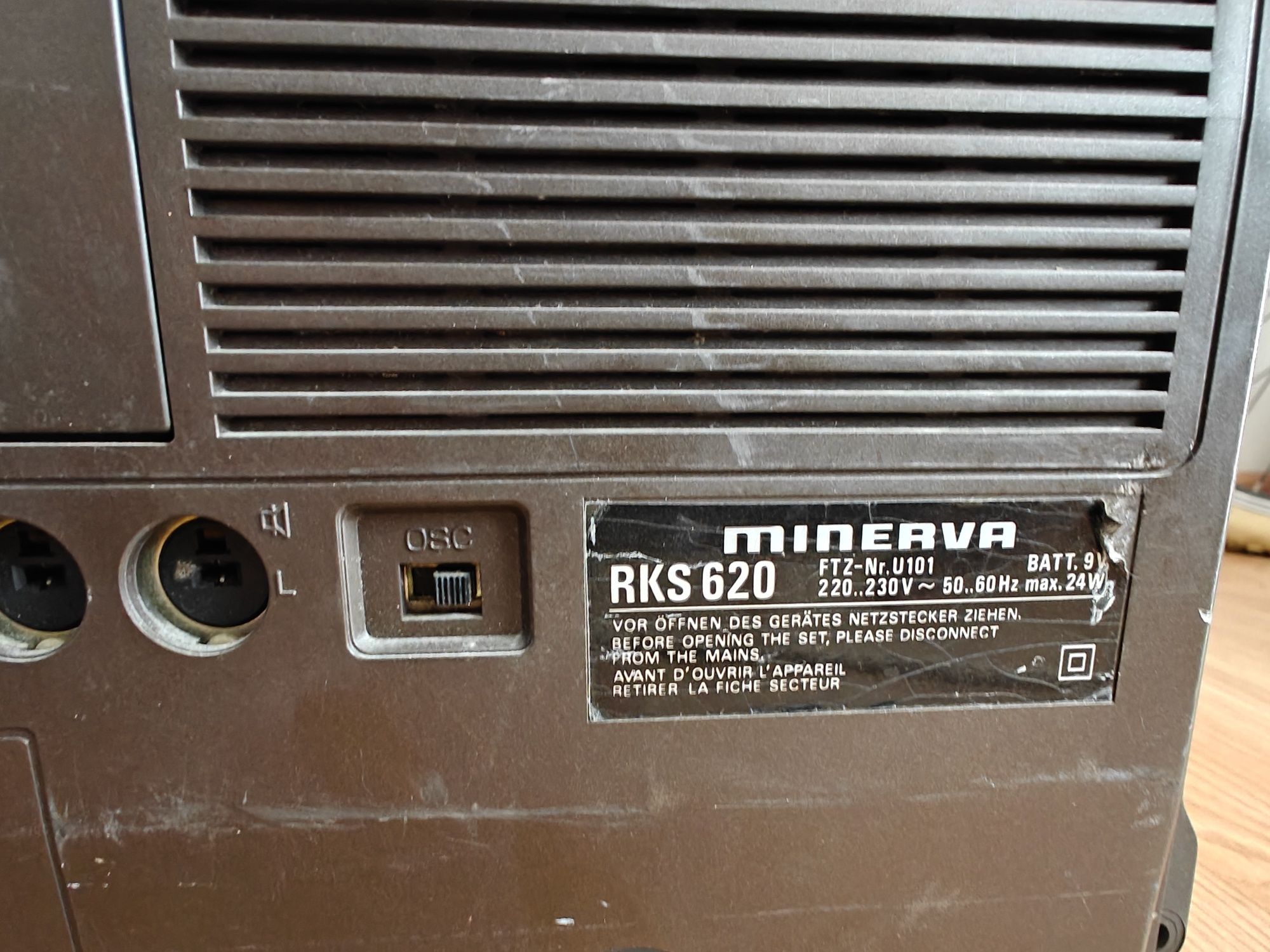 De colectie retro vintage radio casetofon Minerva RKS 620