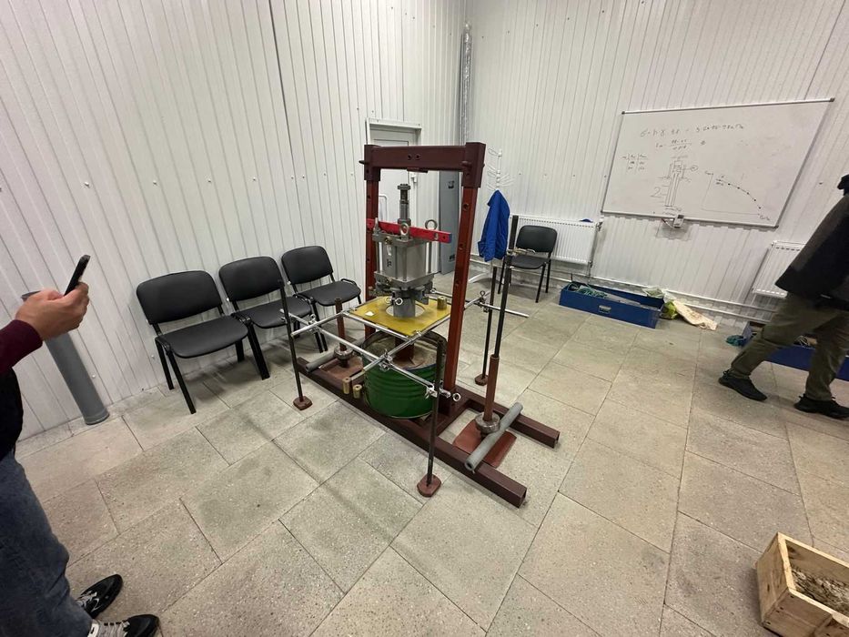 Инженерно-геологические изыскания,  Штамповые испытания грунта