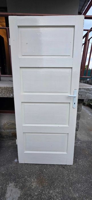 Продавам интериорни врати – няколко броя, без каси