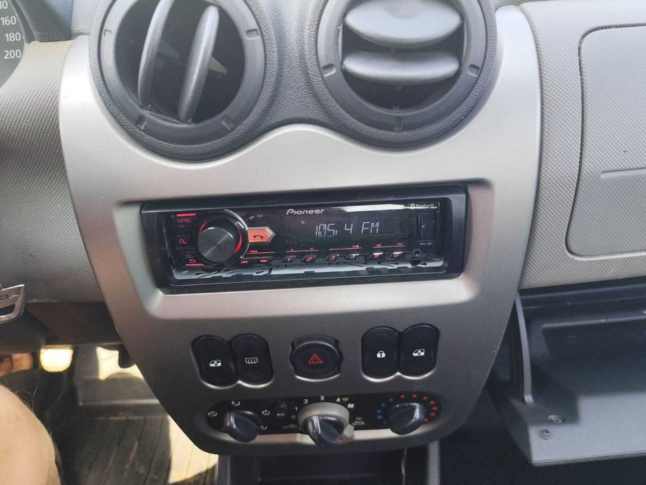 Vând Dacia Sandero 1,2MPI benzină