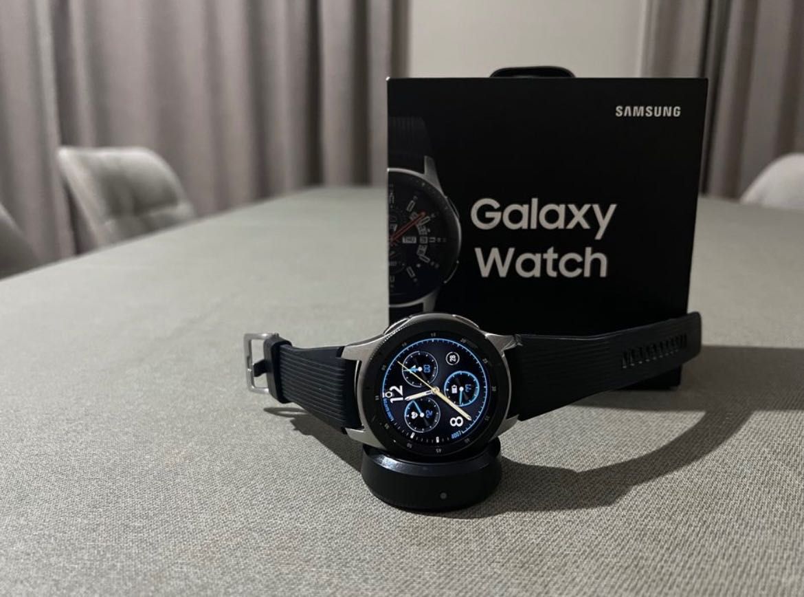 Часы Samsung Galaxy Watch