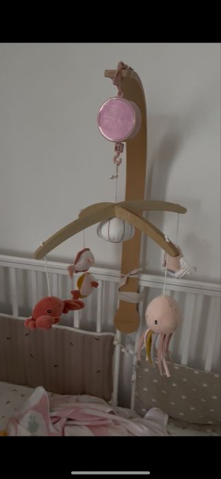 Little dutch бебешка въртележка за креватче