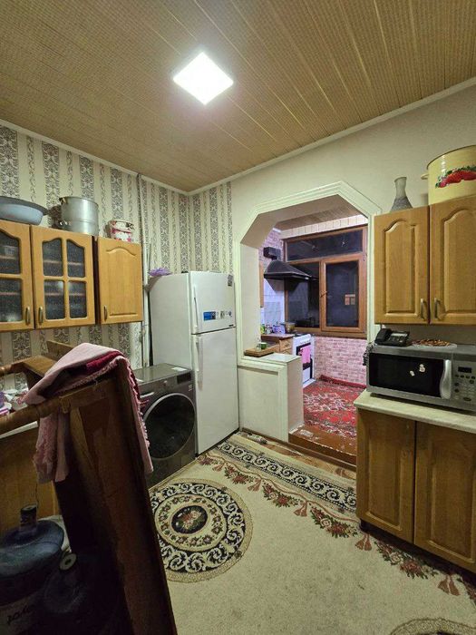 3 хоналик 4 этаж 6 микр, 70 конечка