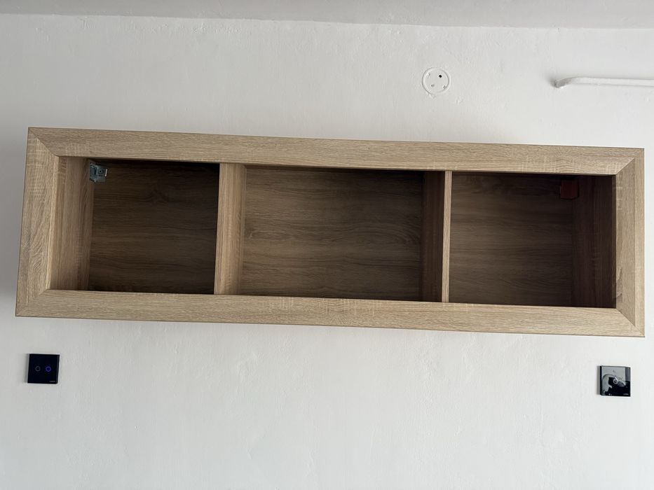 Vand set camera de zi (dulap, comoda, polita)