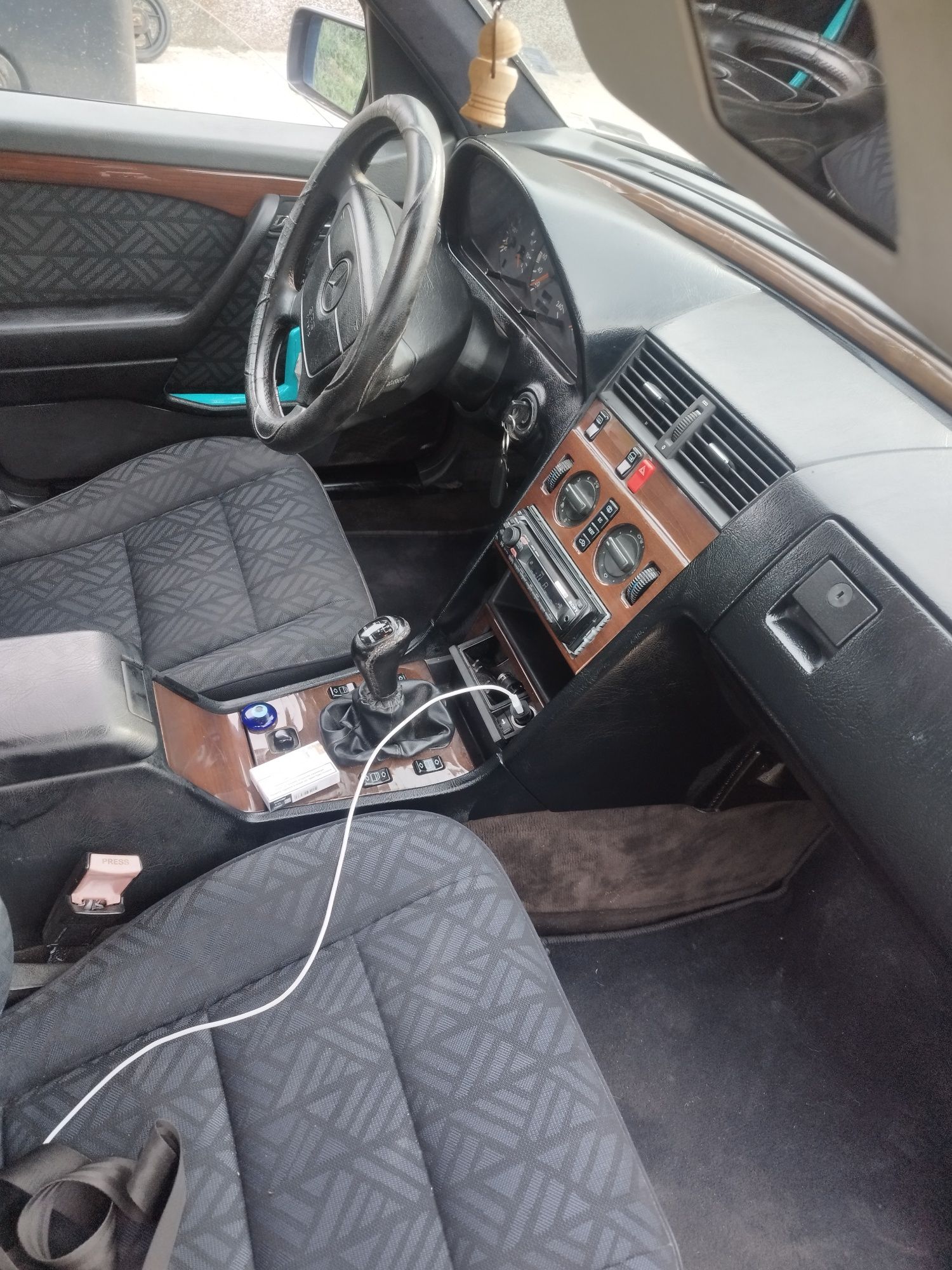 Мерцедес ц180 Бензин 122коня