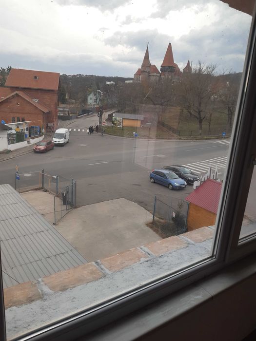 Spatiu in hala zona  Castel