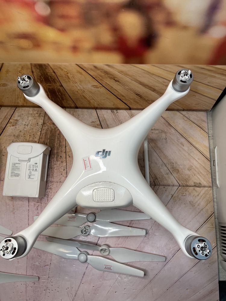 Дрон квадроковтор Dji Phantom 4 код товара 0269 Нур ломбард