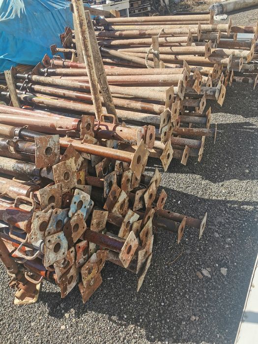 Продавам телескопични подпори хюнебеци втора употреба. На склад в Несе