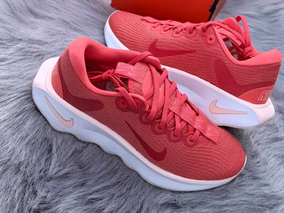 Nike  Motiva оригинални нови дамски сникърси  38.5 номер