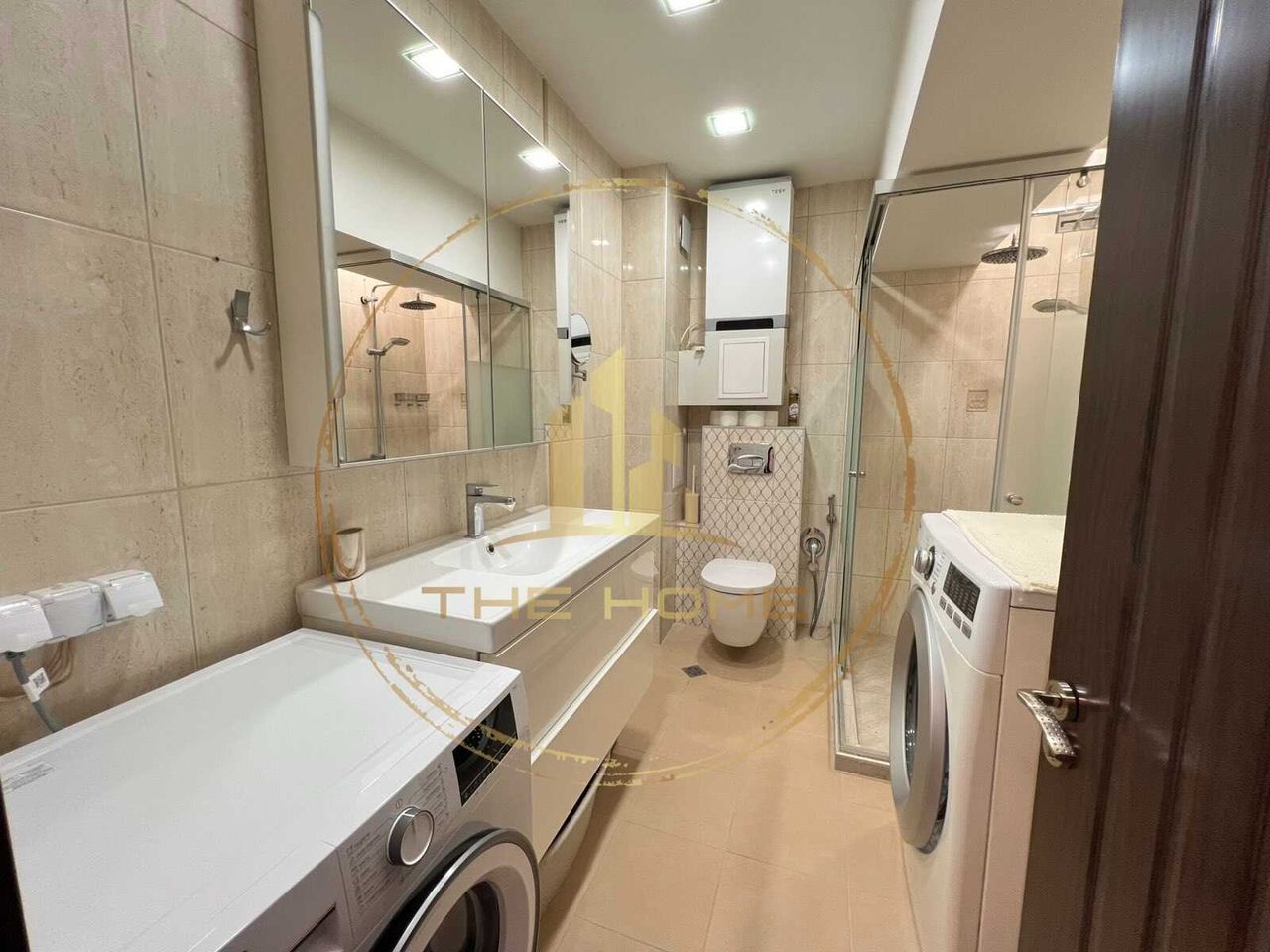 Дава се под наем Четиристаен апартамент в Варна, Център - 107 кв.м за 1350 € - Снимка #12