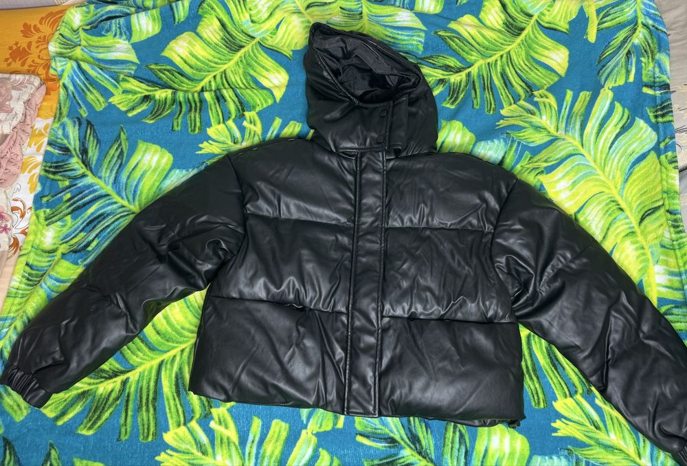 Промазано яке черно