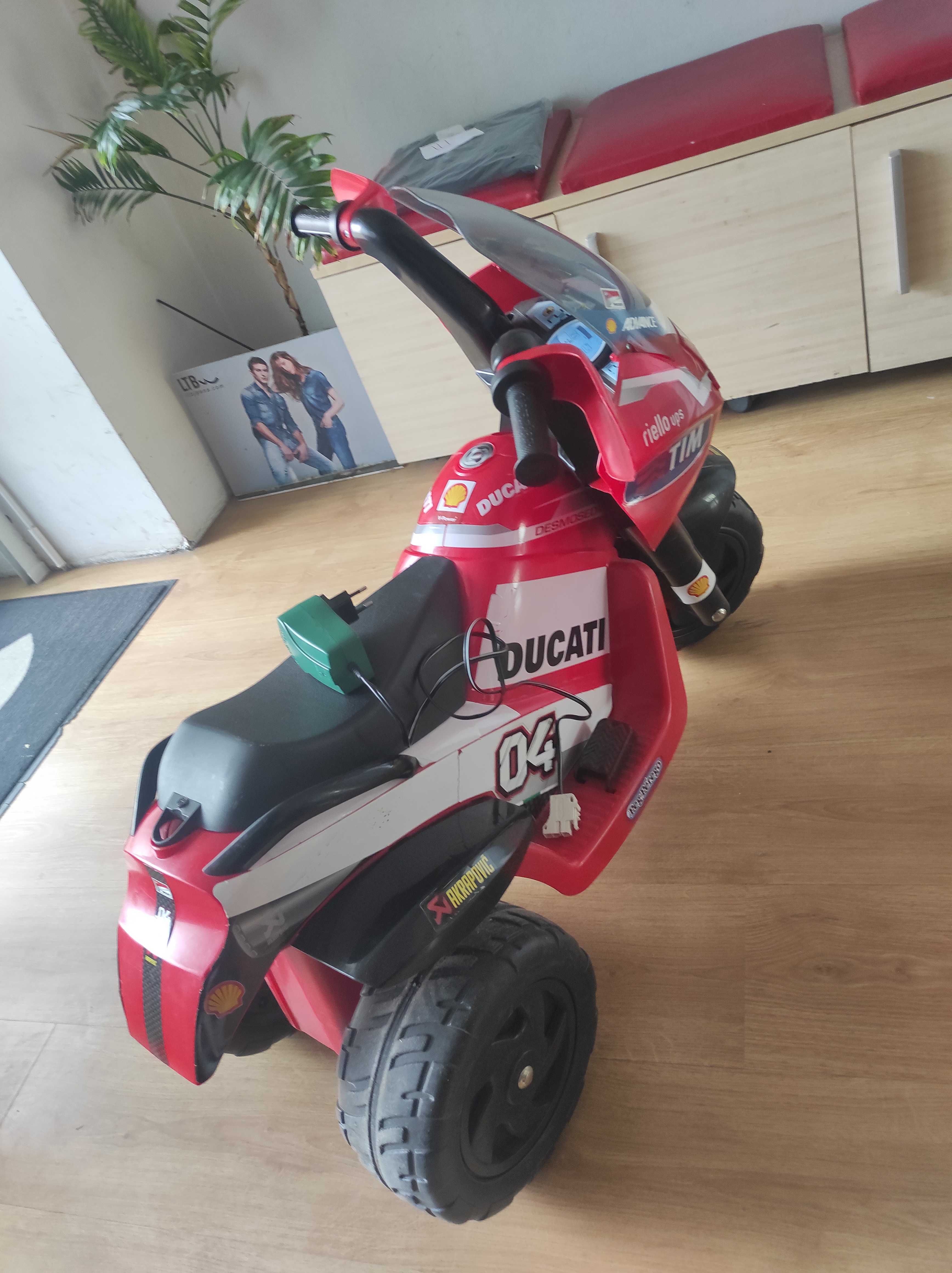 Детски Електрически мотор Ducati (триколка)