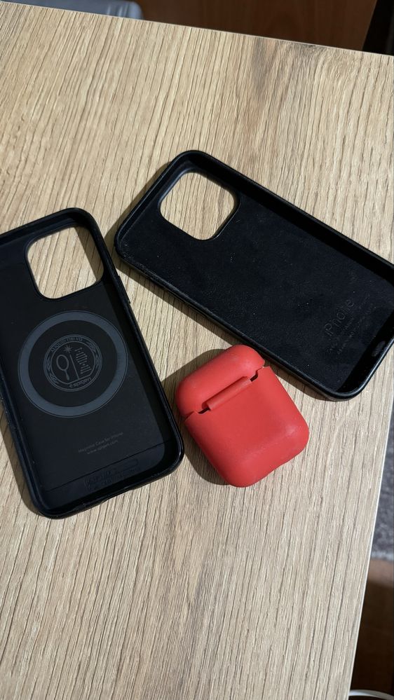 Калъфи за iPhone 13 PRO и калъфче за airpods 1/2
