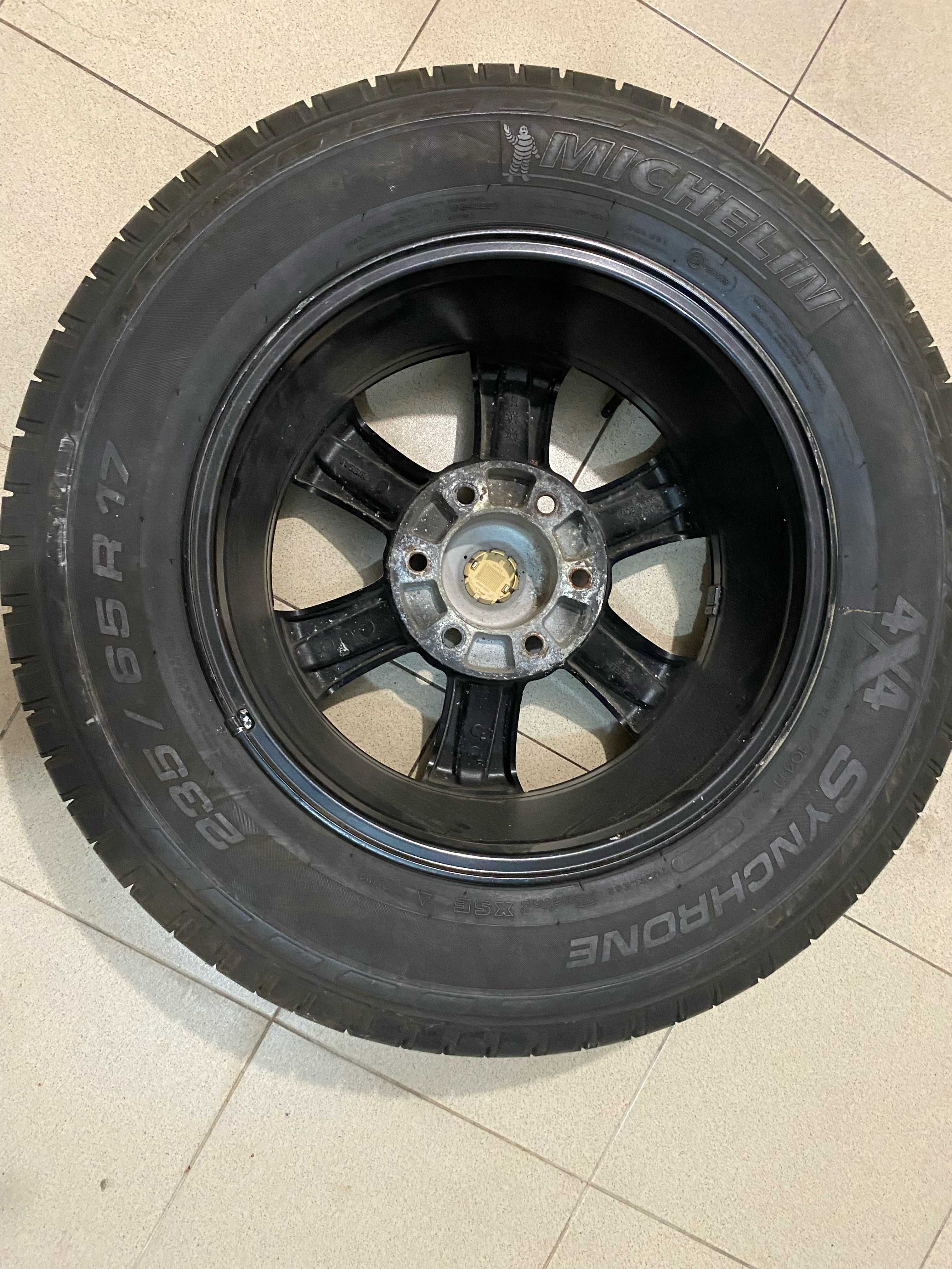 Джанта 17x7J OFFSET 25 с нова гума Michelin 4x4 Synchrone 235/65/R17