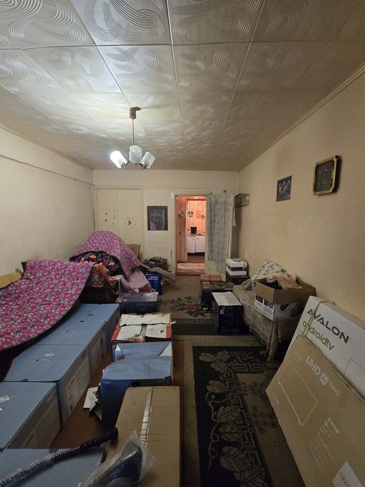 Кадышева Дворец 1комн 2этаж 37м2 кирпич балкон 1×4м галерейка