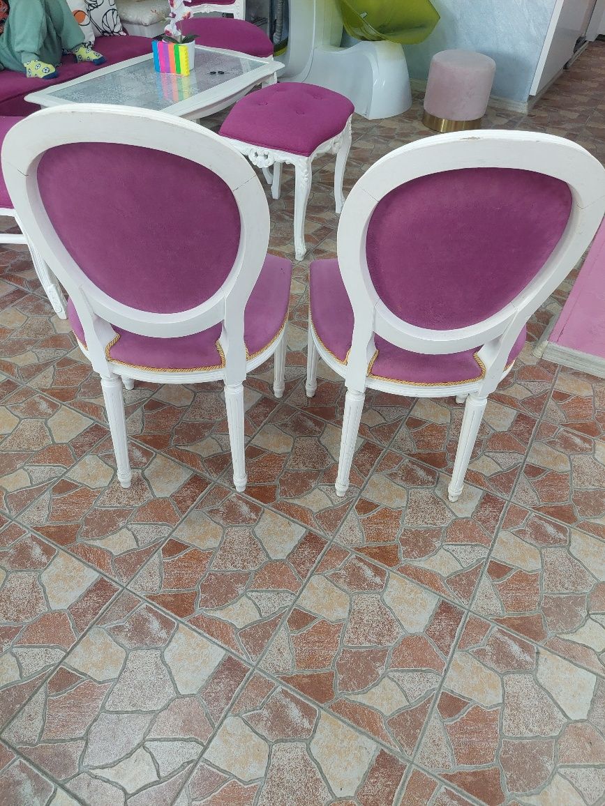 Класически столове