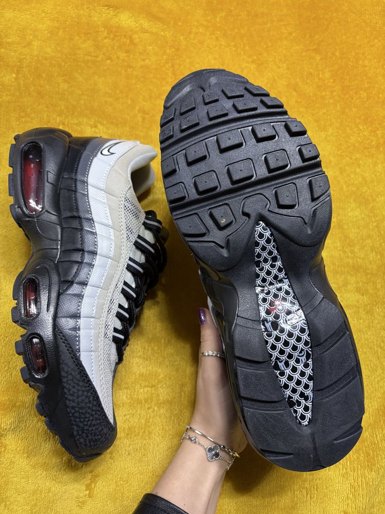 Pantofi 43 Nike Air Max negru gri