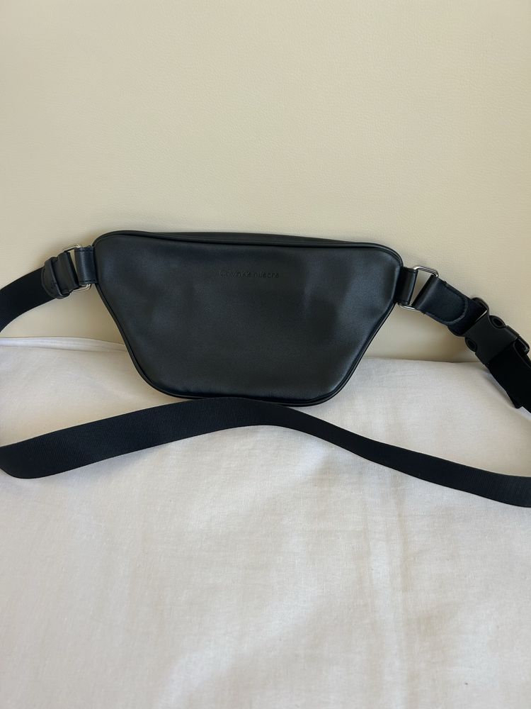 Кожена чанта Calvin Klein Jeans