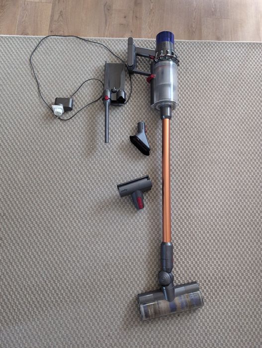 DYSON V 10 în stare buna