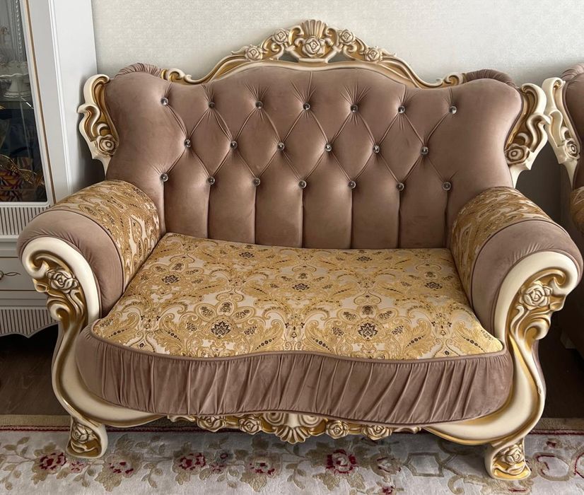 Мягкий уголок диван