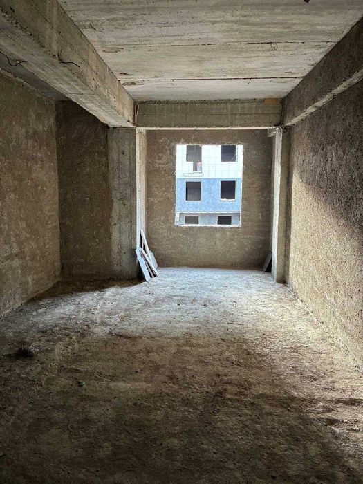 736 Продаётся квартира коробка 88кв, 2-этаж, ориентир: Обл-Гаи