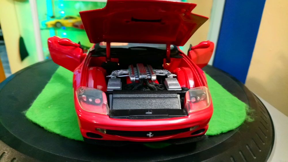 Ferrari 1 :18 550 Barchetta ,Hot wheels Mattel