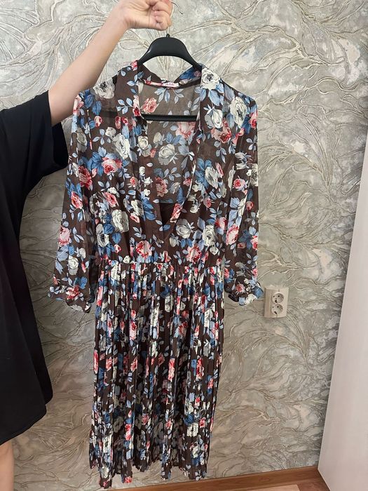 Продам б/У Женские платья