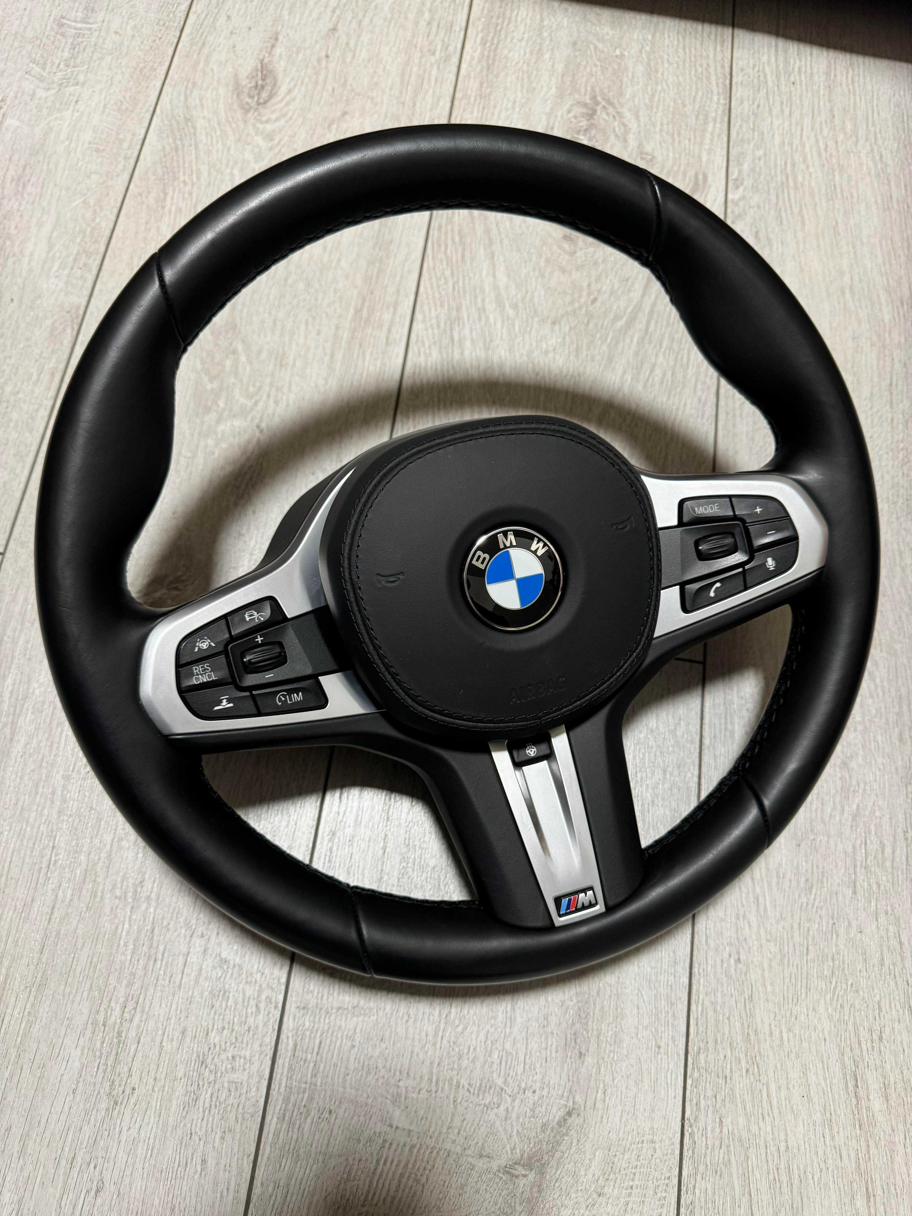 Volan M BMW Seria 5/ Seria 7 / X3/X4 G30/G01/G11 Distronic/Traffic Jam