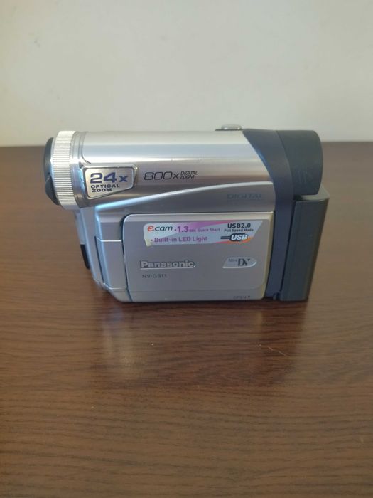 Продавам преносима камера Panasonic NV-GS11EG MiniDV