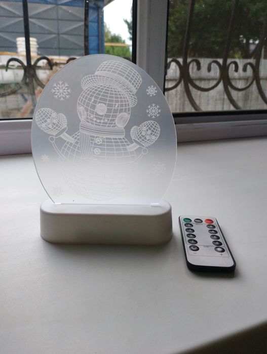 Светильник много цвет есть