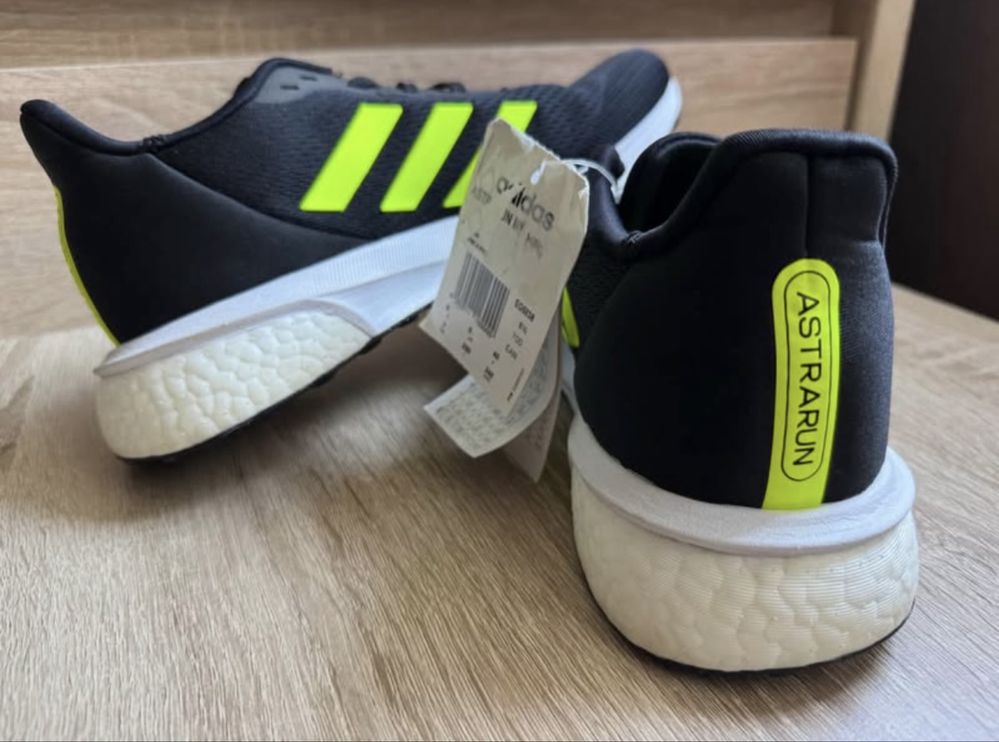 Спортни обувки Adidas Astrarun Boost