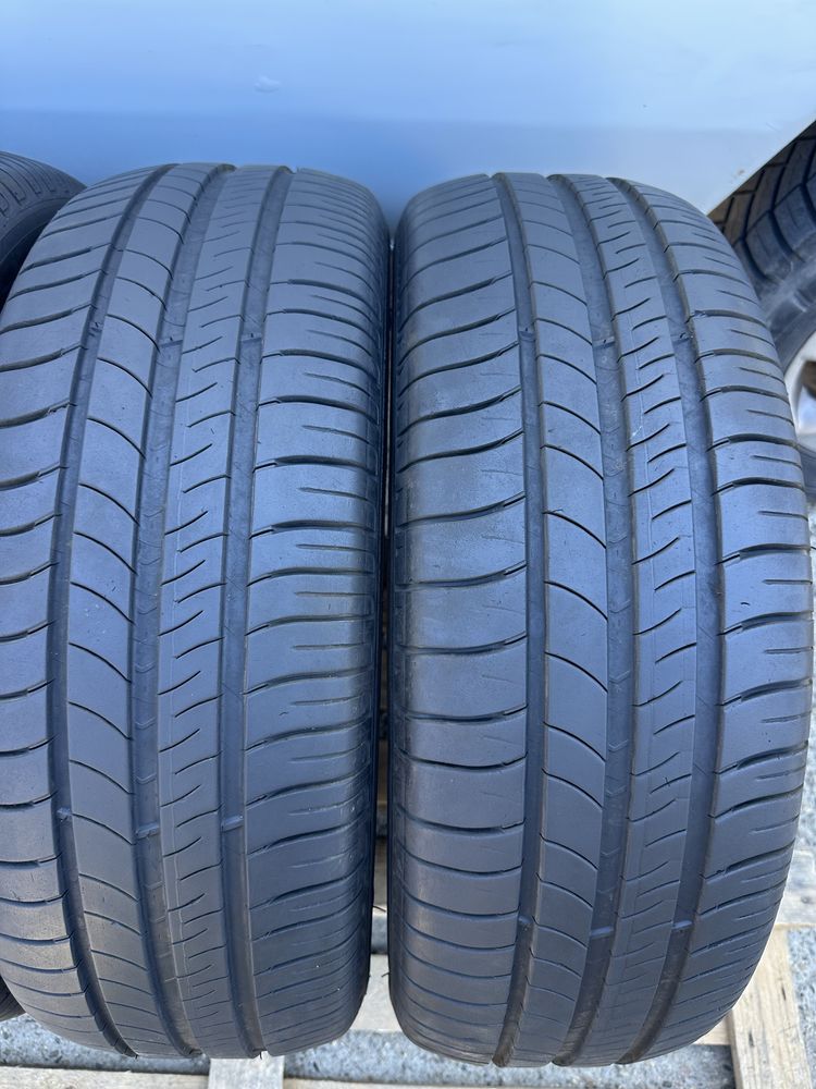 205/60/16 Michelin dot22