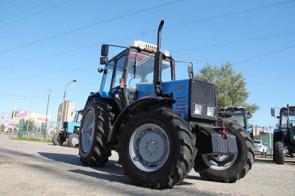 Трактор Беларус МТ31221.2