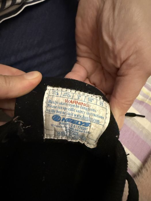 Продам кроссовки-ролики фирмы Heelys для девочки американские