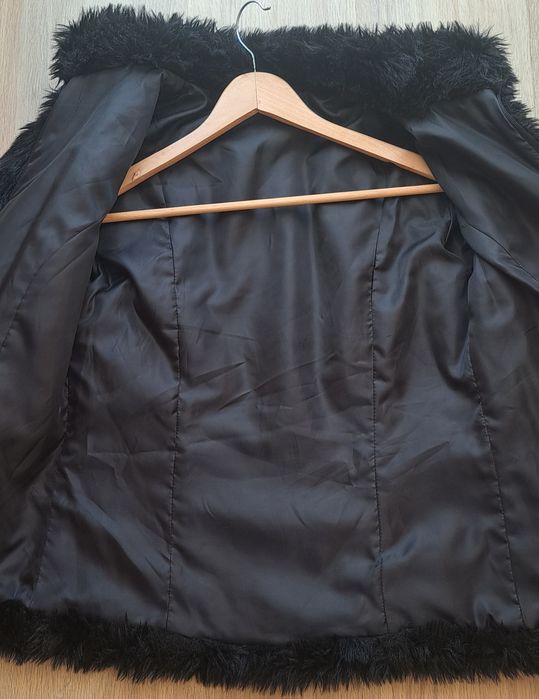 Дамско пухкаво яке, черен цвят