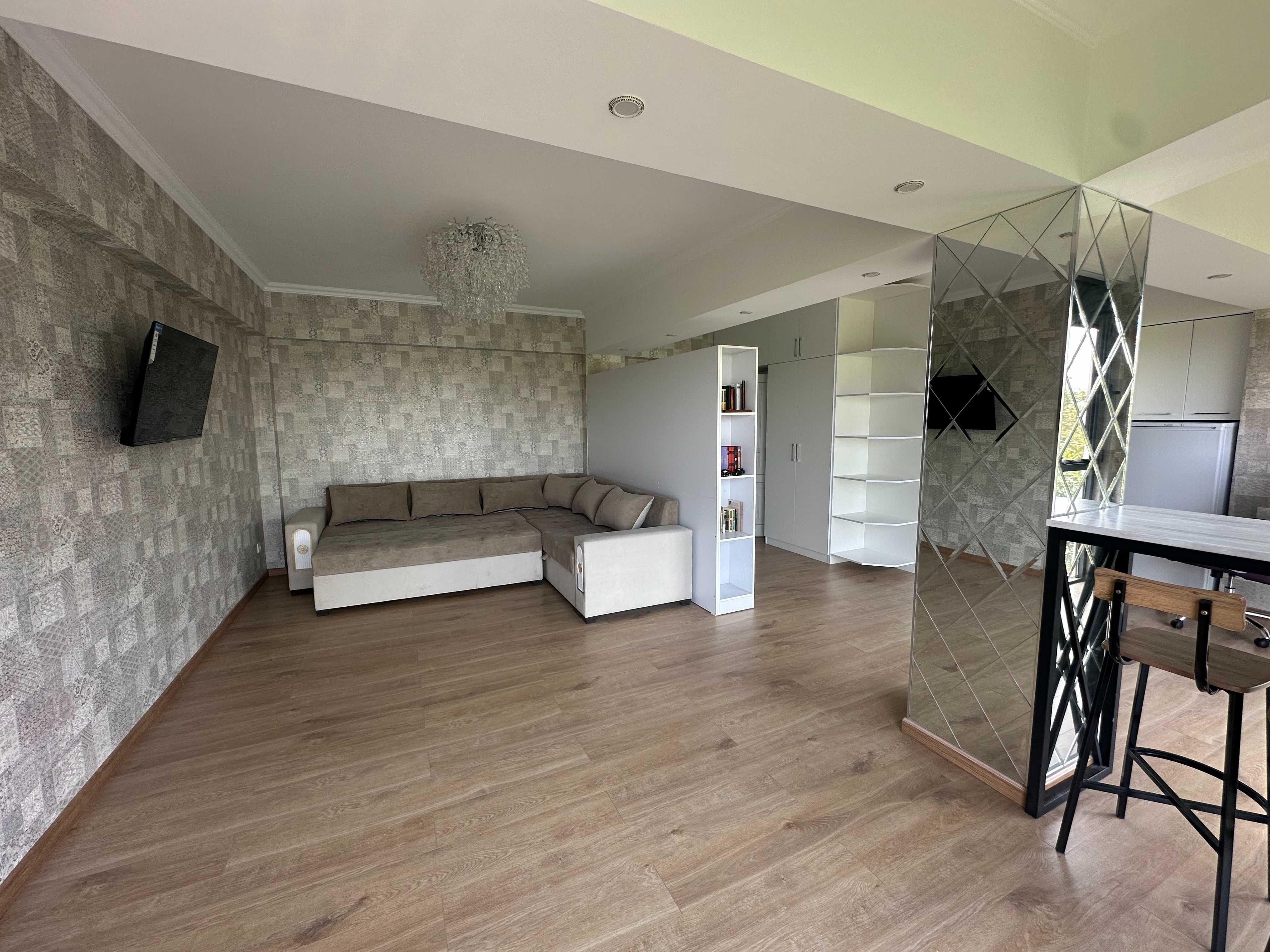 Продается квартира, ЦУМ, Айбек, Космонавты, 2/9/9 [50m2]