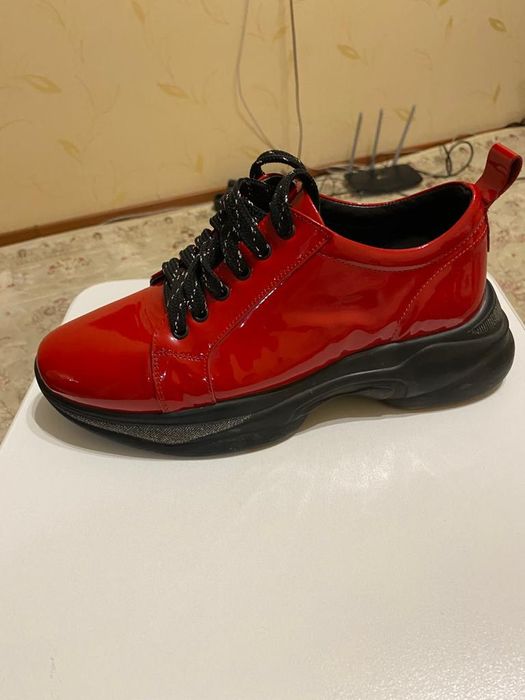 Продам обувь женскую