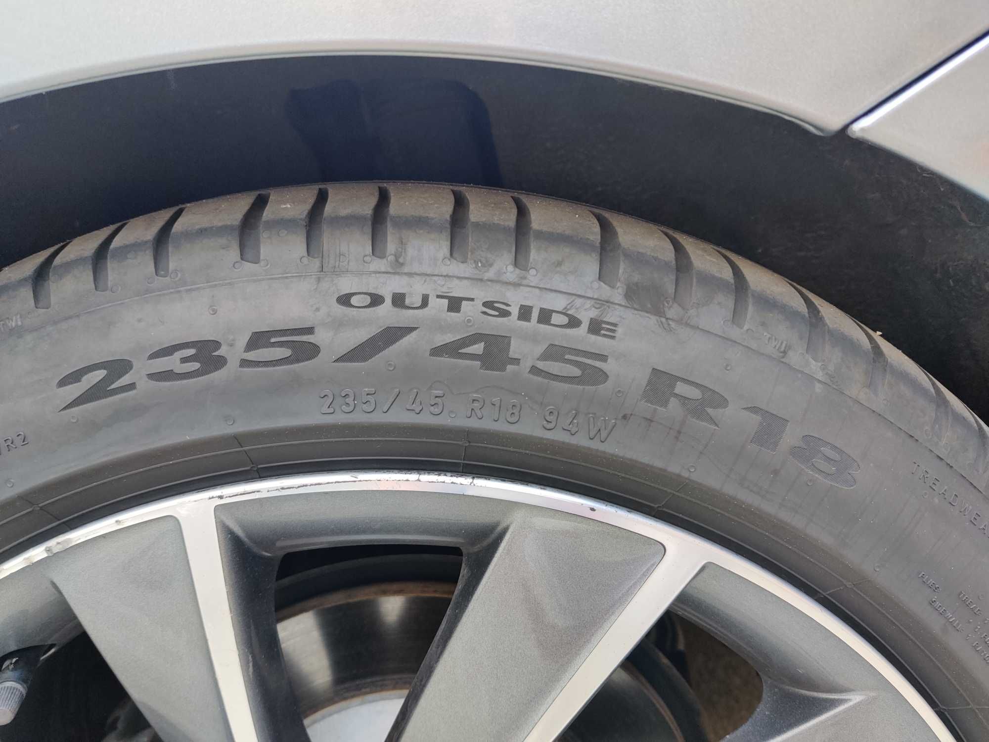 Комплект гуми PIRELLI 235/45R18 94W P7cint