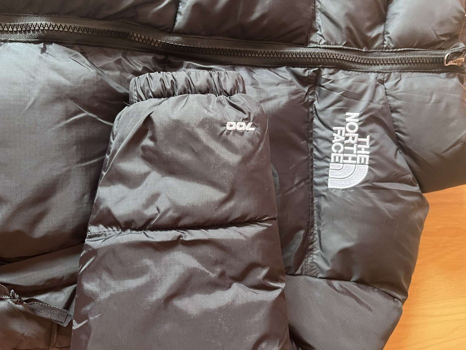 Vând geaca the north face noua