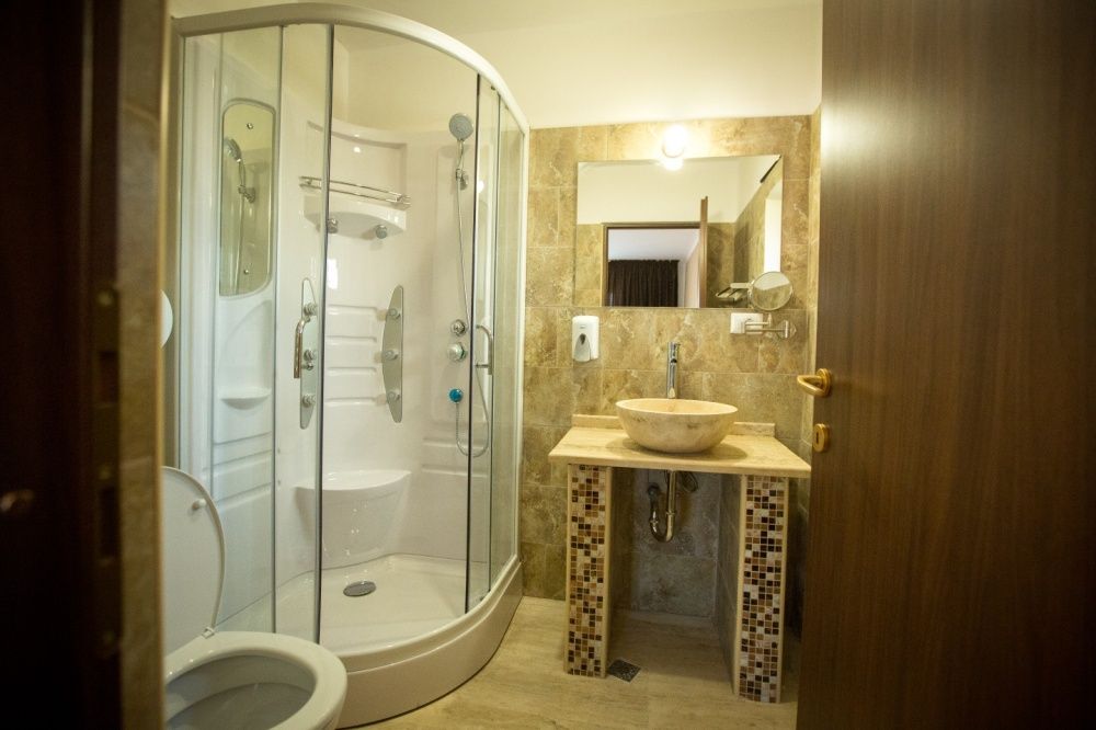 Camere Duble sau tween in regim hotelier