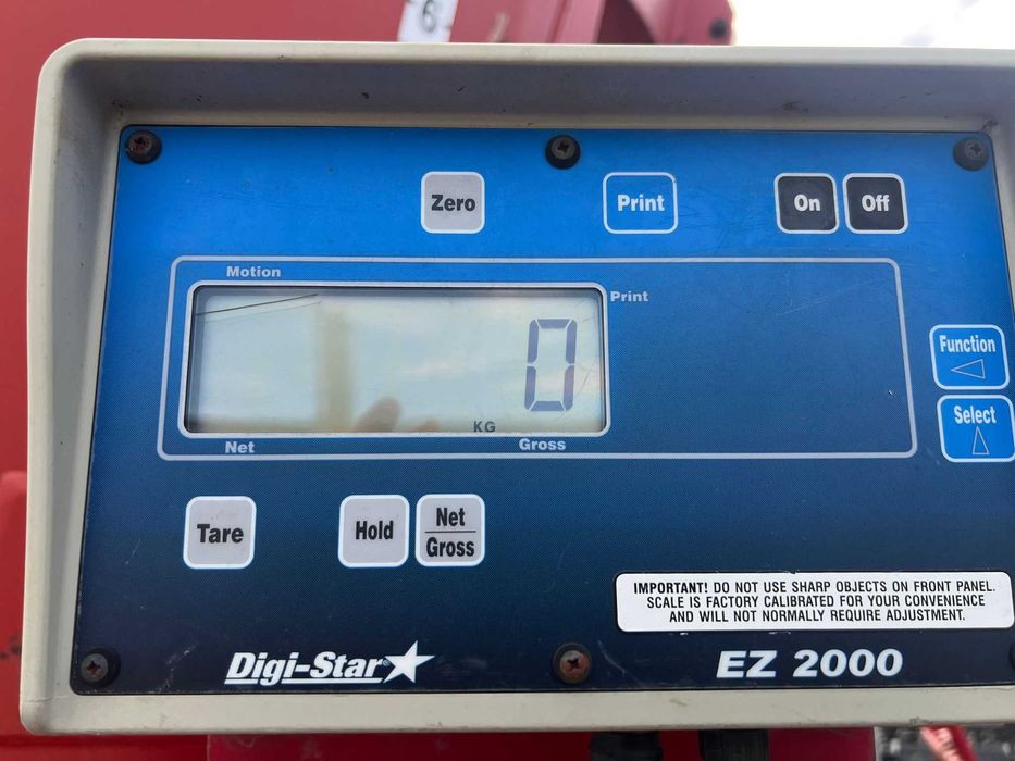 Фуражораздаващо ремарке Trioliet 12 м³ – Самотоварене и кантар + Видео