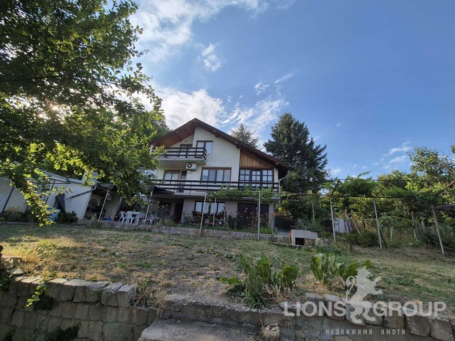 Къща в Варна, област-с.Долище площ 180 цена 180000