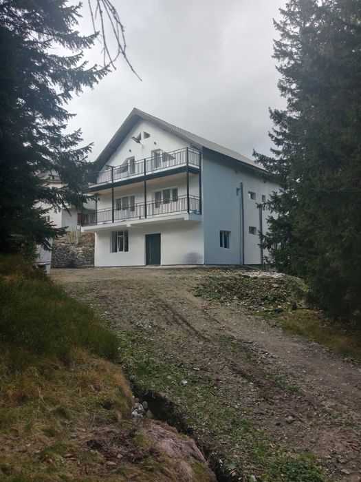 Inchiriez cabana la ranca