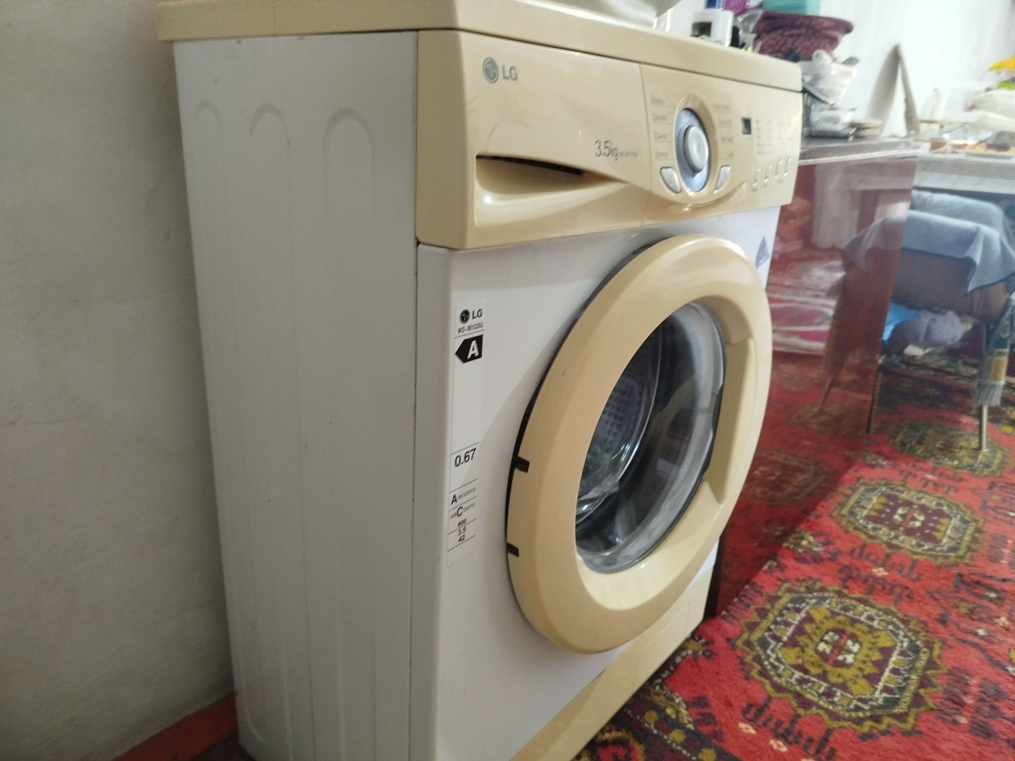 Продаю стиральную машинку LG