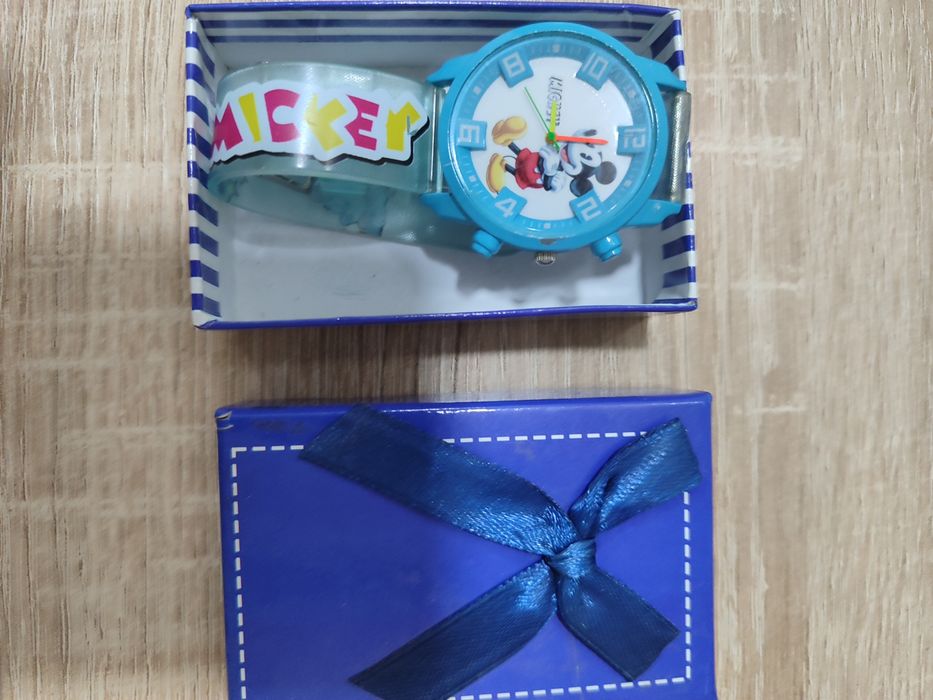 Часы детские новые